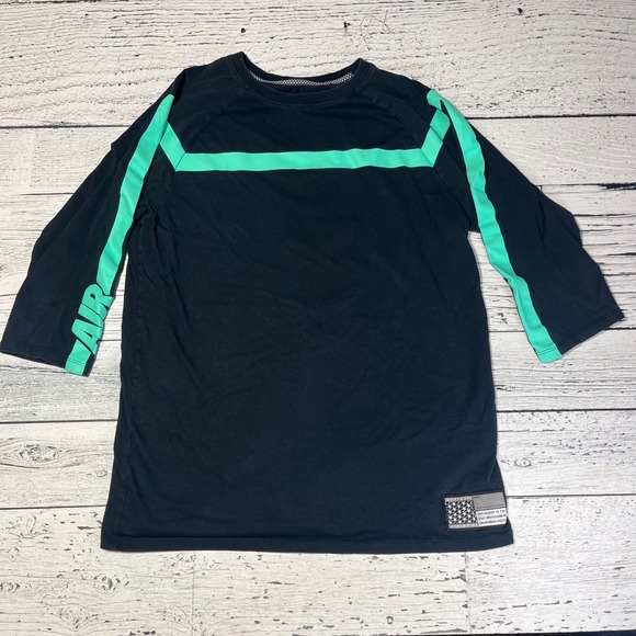 Nike The Nike Tee Black Green Athletic Cut Top Activewear 3/4 Sleeve M - Picture 1 of 6